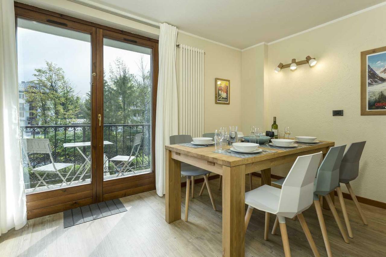 Apartment Ensa - Alpes Travel - Central Chamonix - Sleeps 4 Exterior foto